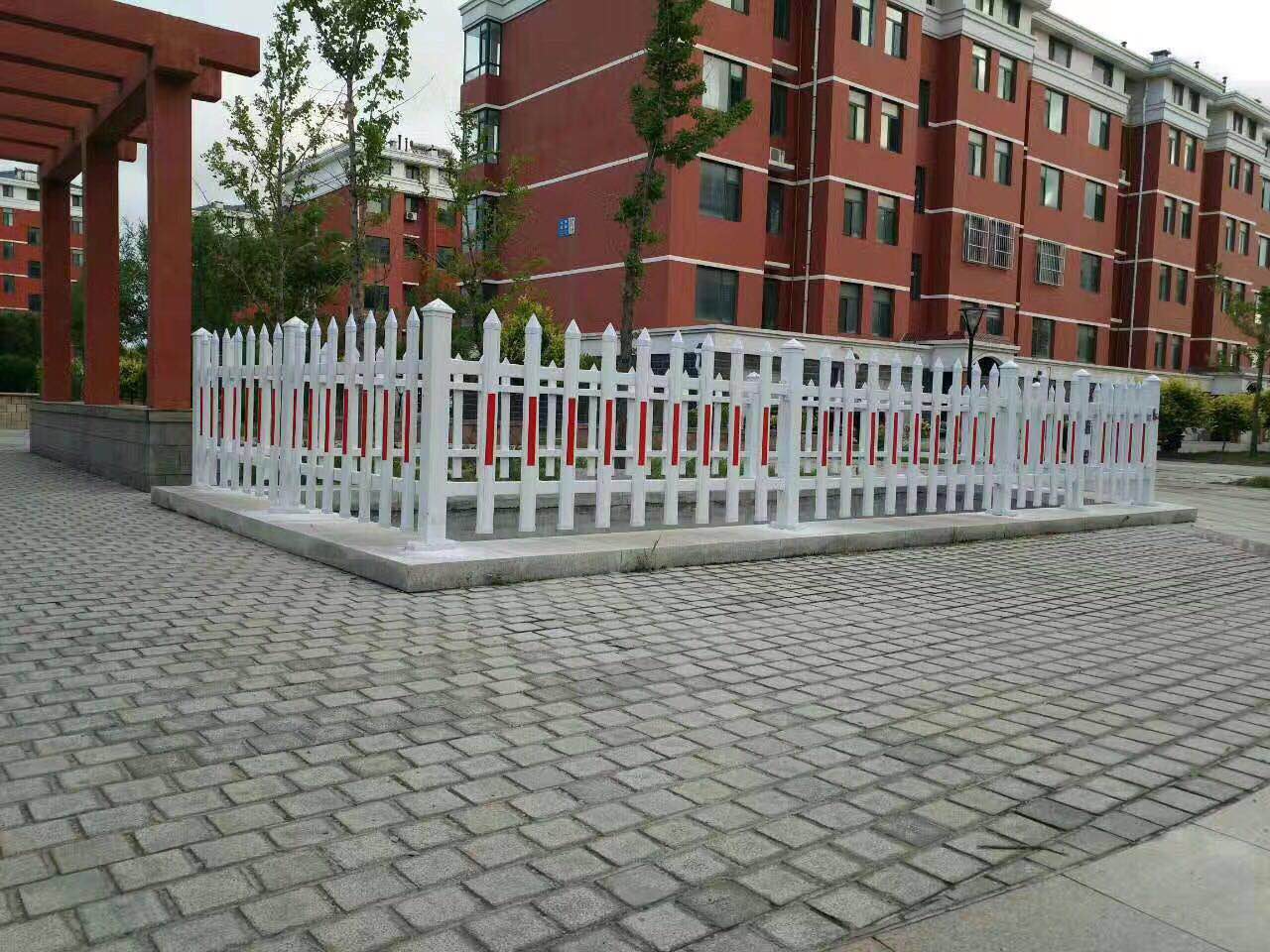 pvc護(hù)欄，鋅鋼護(hù)欄專(zhuān)業(yè)供應(yīng)商